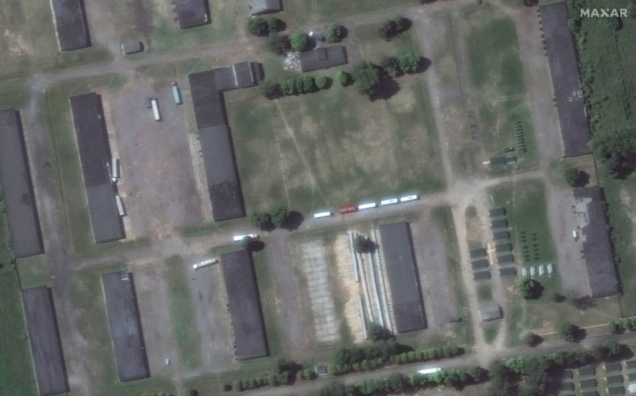 "Вагнерівці" почали прибувати до наметового табору у Білорусі (супутникові знімки) dqxikeidqxiqqeant