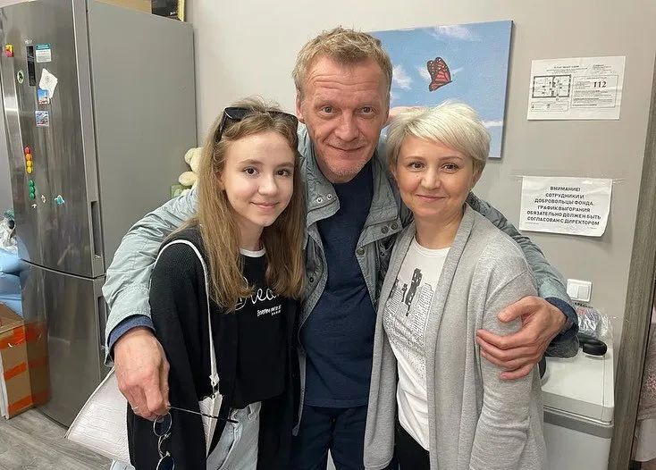 Актер Серебряков, 10 лет критиковавший Россию, неожиданно dqxikeidqxiqqeant