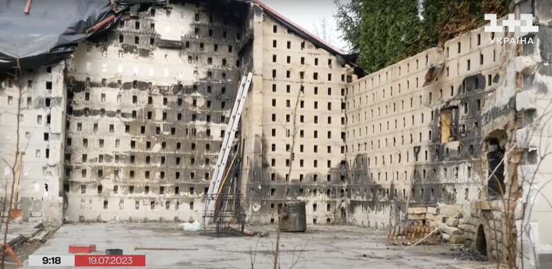 У роковини смерті Писанки чоловік ведучої показав їхній понівечений вогнем будинок: займання сталося після смерті зірки dqxikeidqxitkant