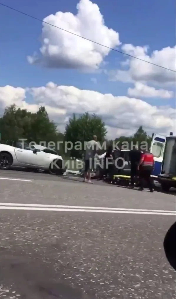   Mazda         Toyota:  . ³