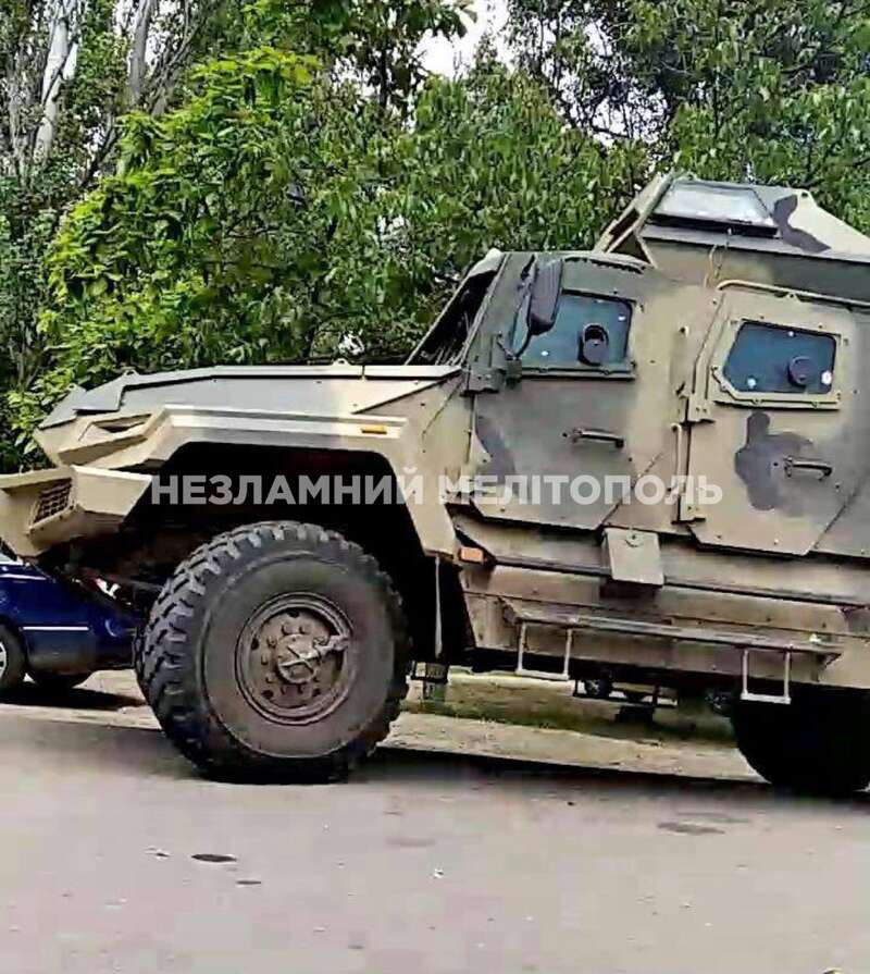 Окупанти стягують у напрямку Запоріжжя техніку, Мелітополь заполонили "Тигри", - мер dqxikeidqxiqqeant