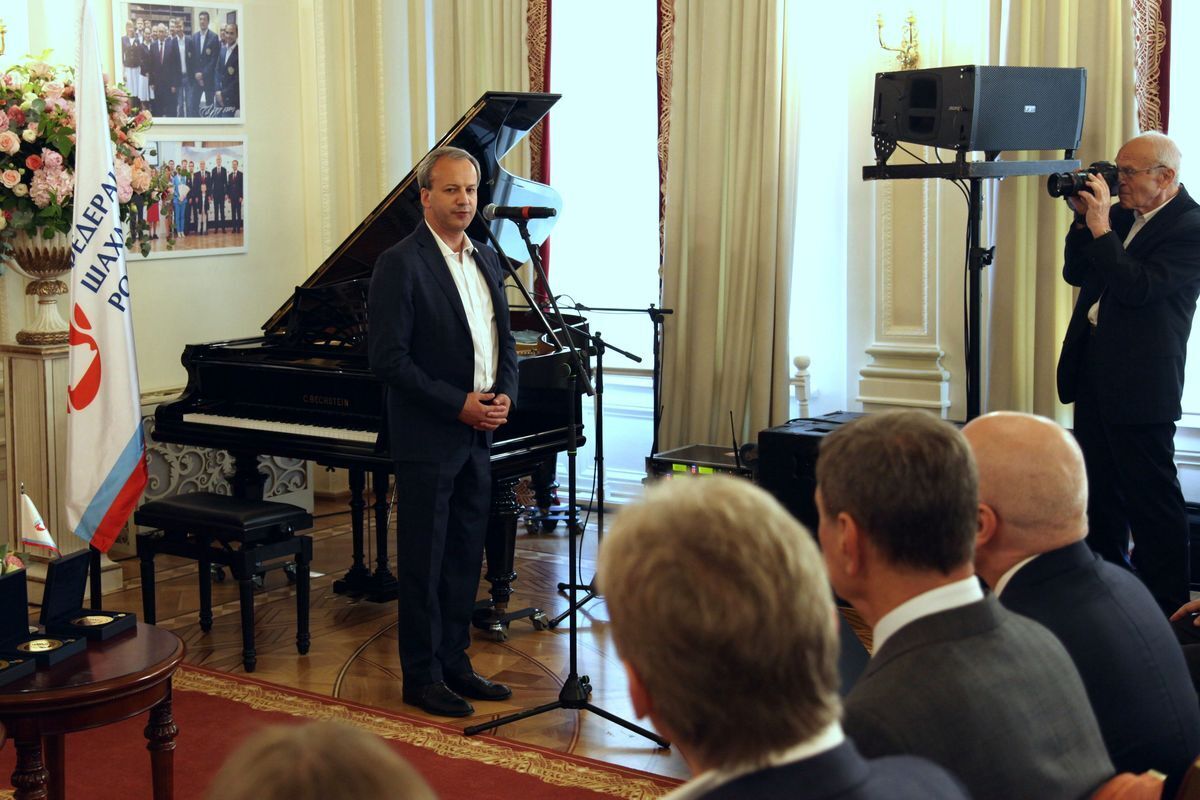 Українська чемпіонка світу знялася у рекламі турніру FIDE з російським президентом на чолі