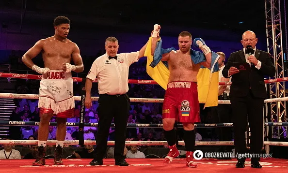 Український суперваговик піднявся з нокдауну та сенсаційно нокаутував непереможного британця, зробивши фантастичний апсет. Відео dqxikeidqxitkant