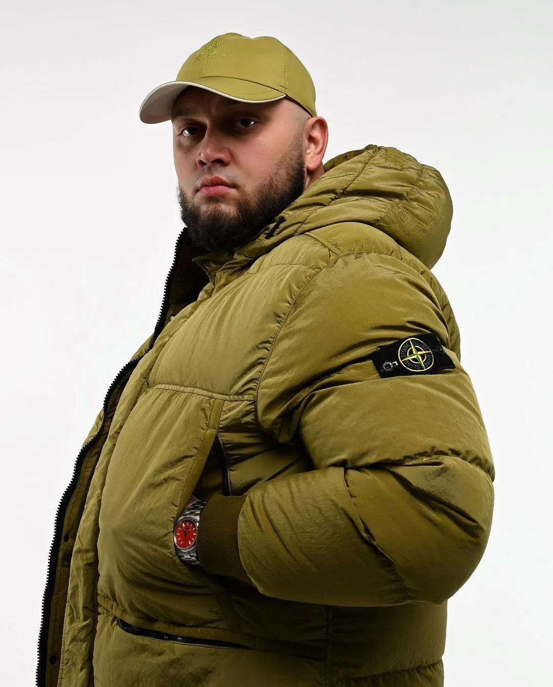 Забули про Україну? Чоловіки-знаменитості, які виїхали з країни під час війни та не повернулися. Фото