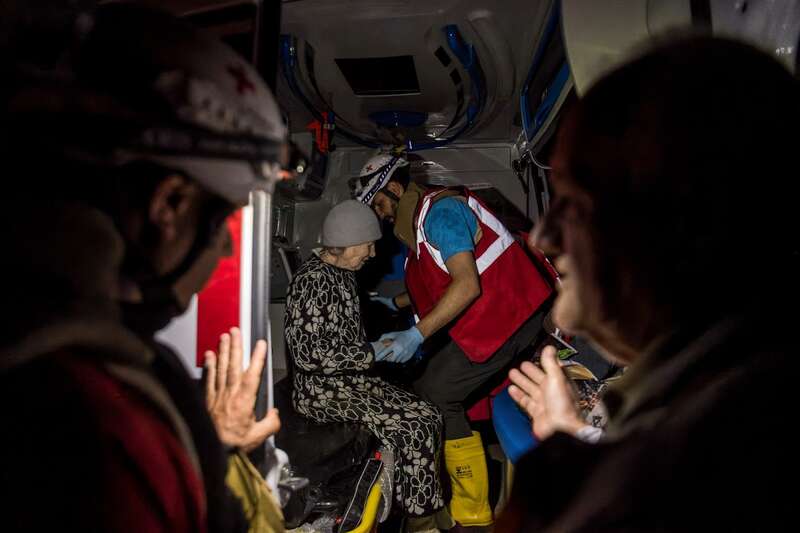 С начала полномасштабного вторжения Красный Крест оказал помощь 12 миллионам украинцев: это медицинская и психологическая помощь, эвакуация и предоставление убежища. Вместе с ООН организации удалось дважды эвакуировать гражданских из