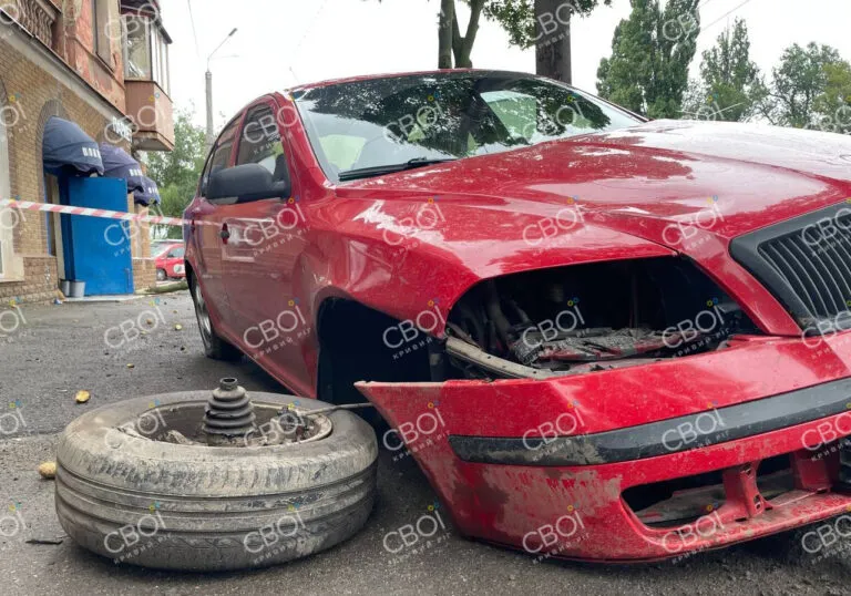 В Кривом Роге авто вылетело на тротуар и сбило беременную: женщина умерла в больнице. Фото и видео dqxikeidqxitkant