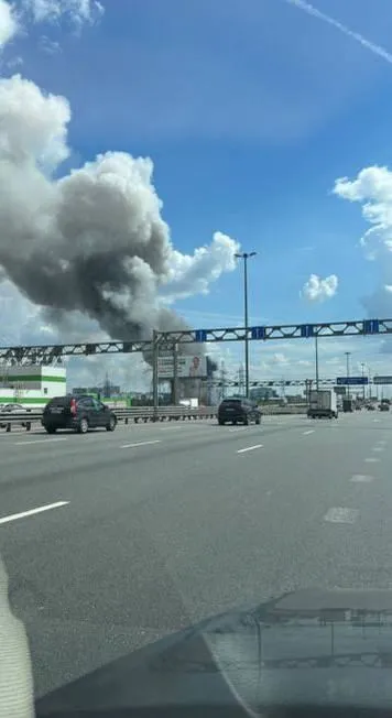 У Підмосков’ї спалахнула потужна пожежа, піднявся стовп диму. Відео
