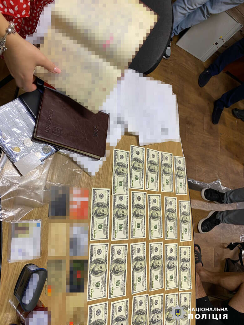 Житель Харькова переправлял мужчин за границу через систему Путь как волонтеров 04