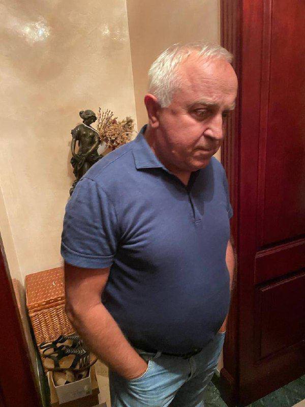 Обшук у Гадзало dqxikeidqxiqqeant