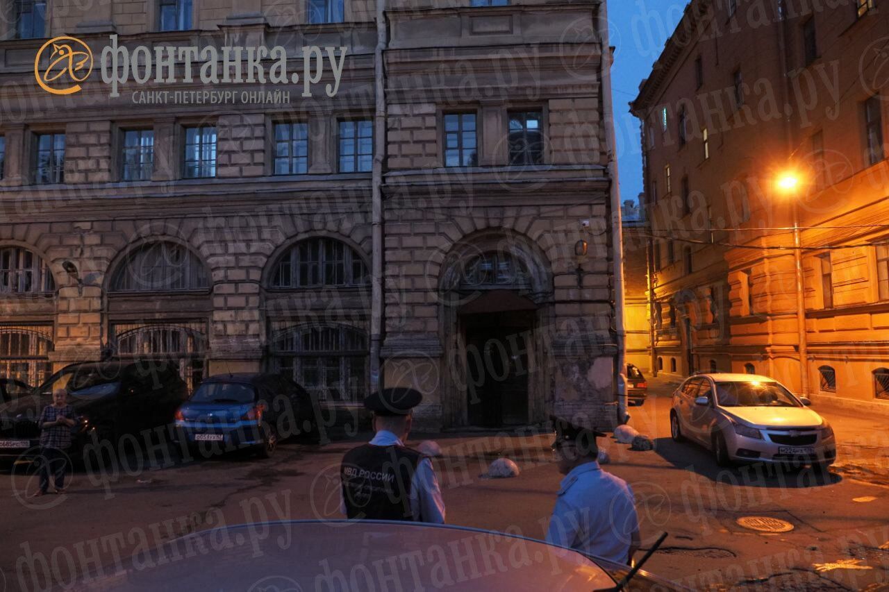 Втретє за два дні: у Петербурзі спробували підпалити військкомат. Фото dqxikeidqxitkant