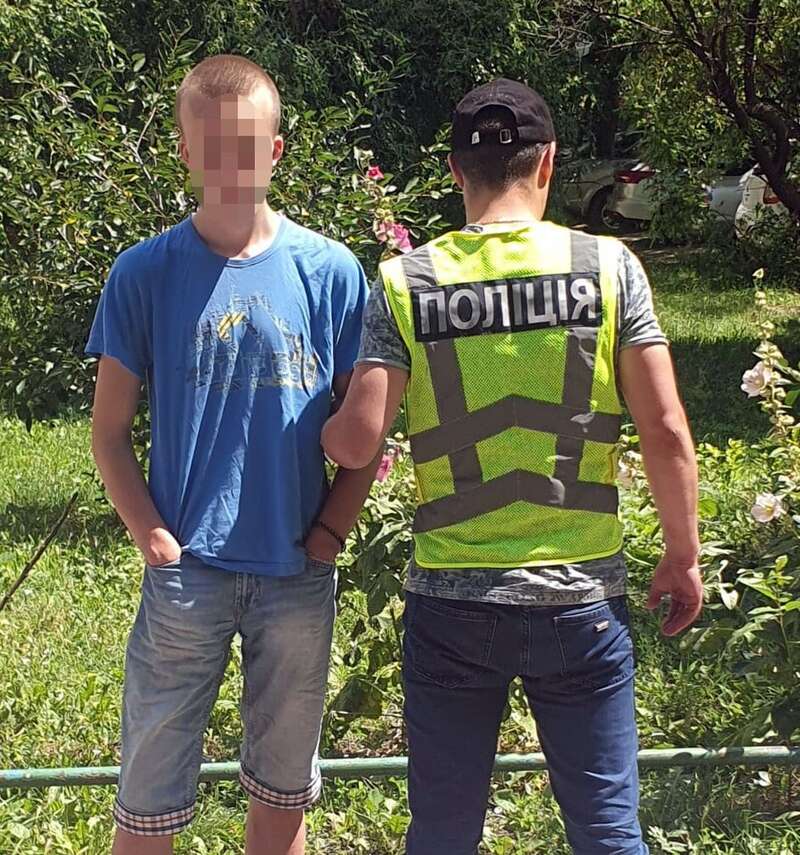 У Києві викрили двох неповнолітніх, які продавали наркотики. Фото dqxikeidqxitkant