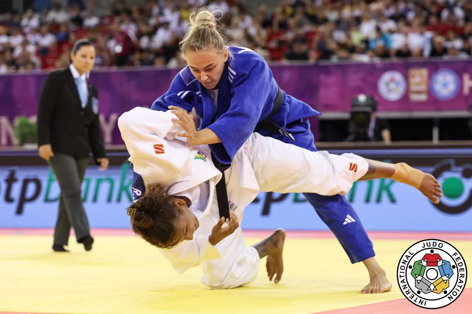 Перемогла чемпіонку ОІ: Білодід виборола