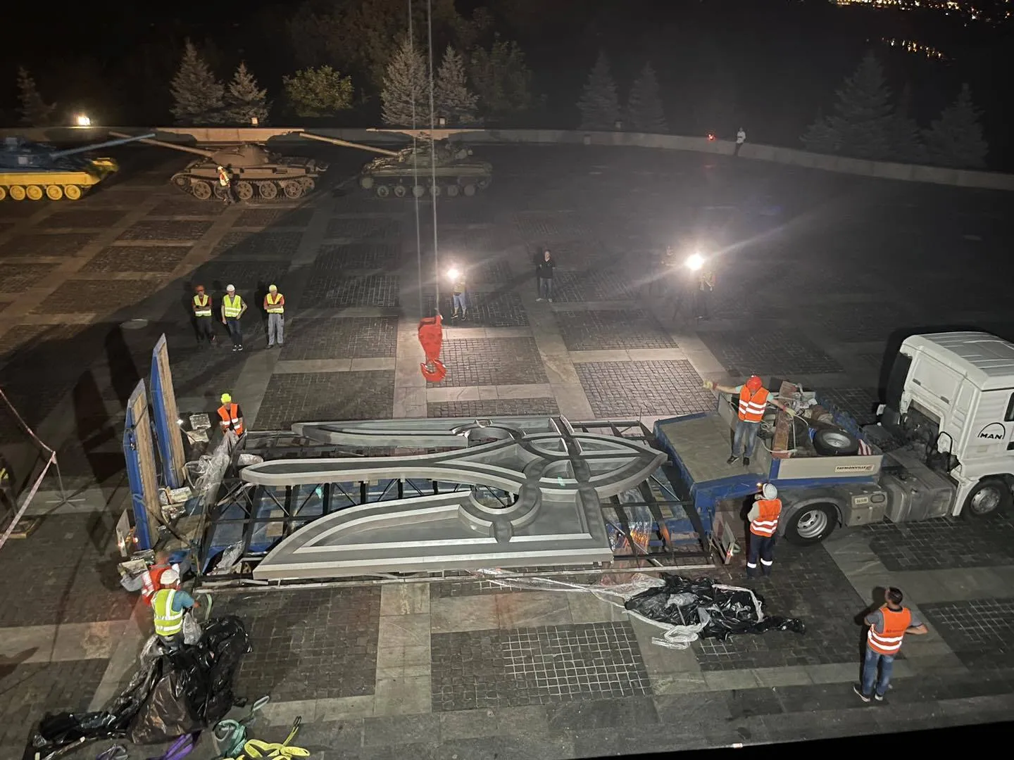 Тризуб встановлять на щит Батьківщини-матері dqxikeidqxitkant