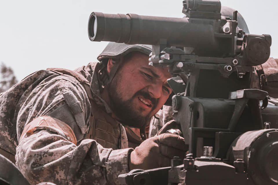 Українські артилеристи працюють з американських гаубиць М777 на сході