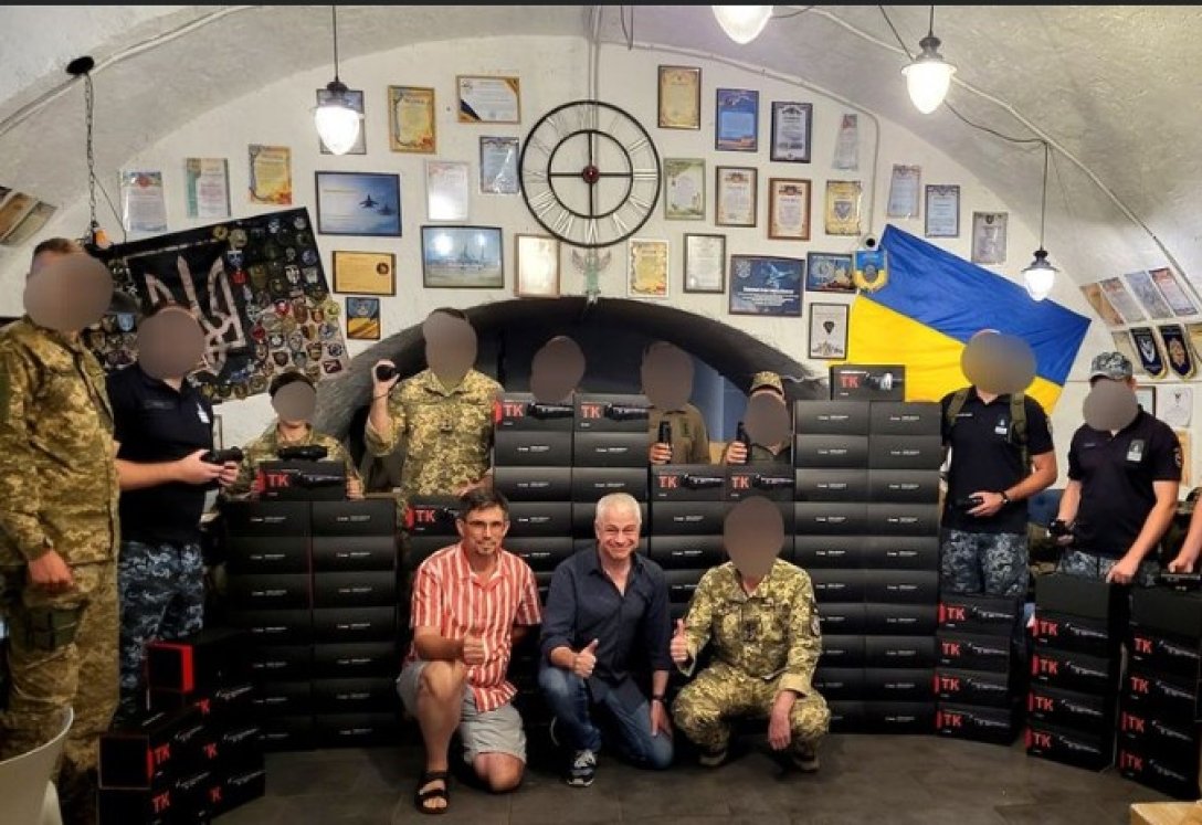 Волонтеры передали украинским военным 100 тепловизоров для ПЗРК dqxikeidqxitkant