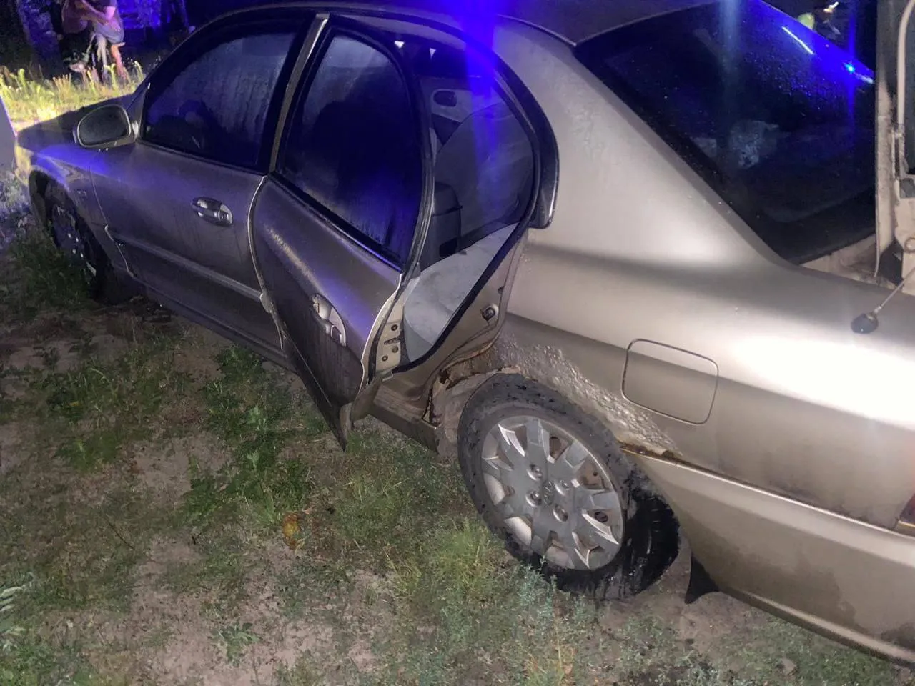 На Київщині хлопець підпалив родичам машини через сімейні конфлікти. Фото dqxikeidqxiqqeant