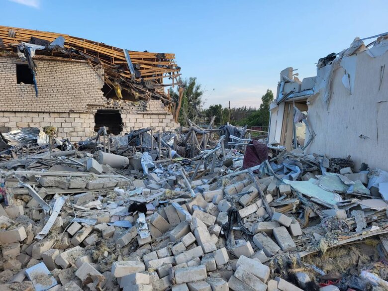 Враг массированно обстрелял 5 районов Харьковщины, есть жертвы 02