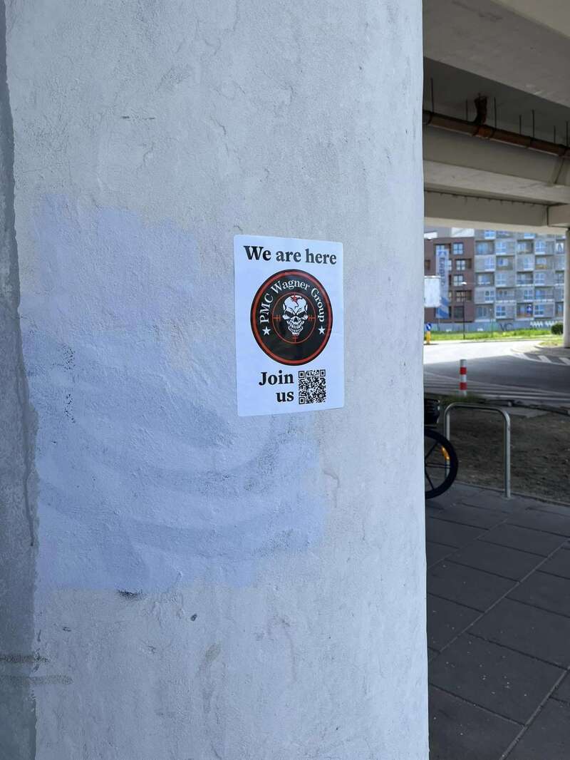 В Польше появились наклейки с призывом вступить в ЧВК "Вагнера": начато расследование dqxikeidqxitkant