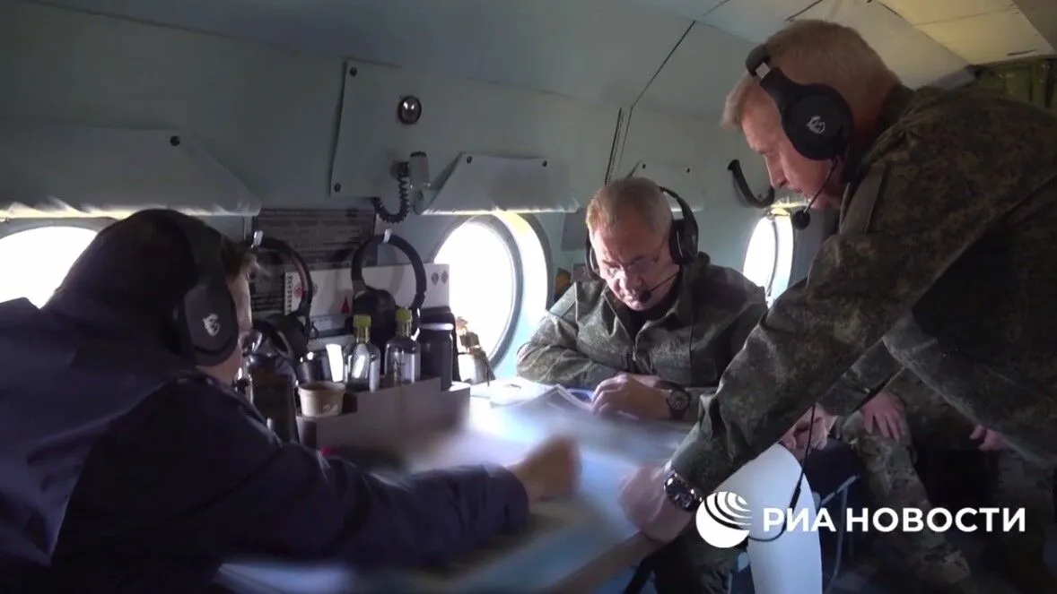 Подалі від фронту: Шойгу раптом