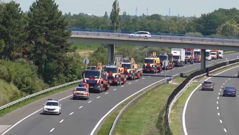 Українські рятувальники та техніка вирушили до Словенії, де вирує повінь. Відео dqxikeidqxiqqeant