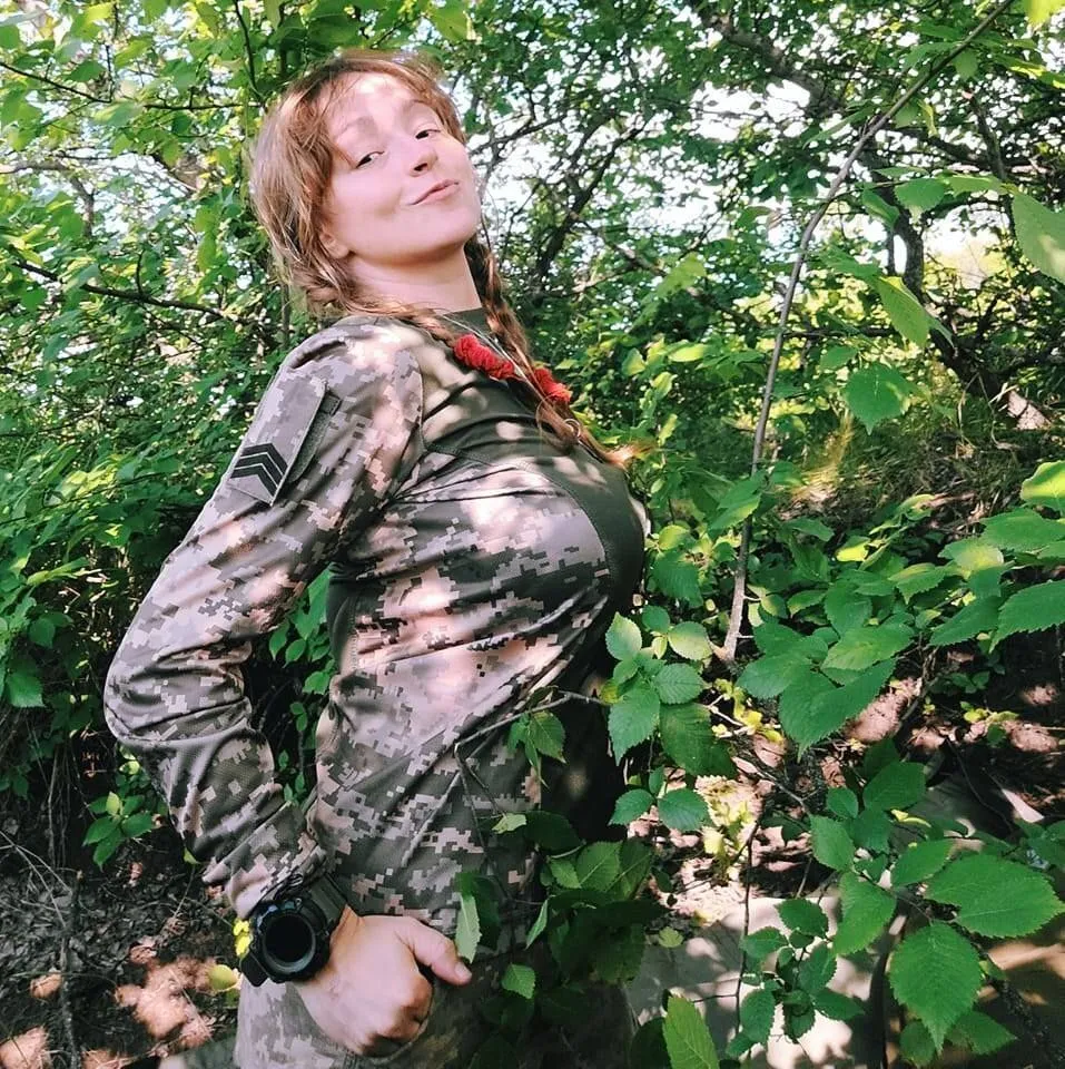 Тільки знайшла кохання: у Києві попрощалися з бойовою медикинею dqxikeidqxiqqeant