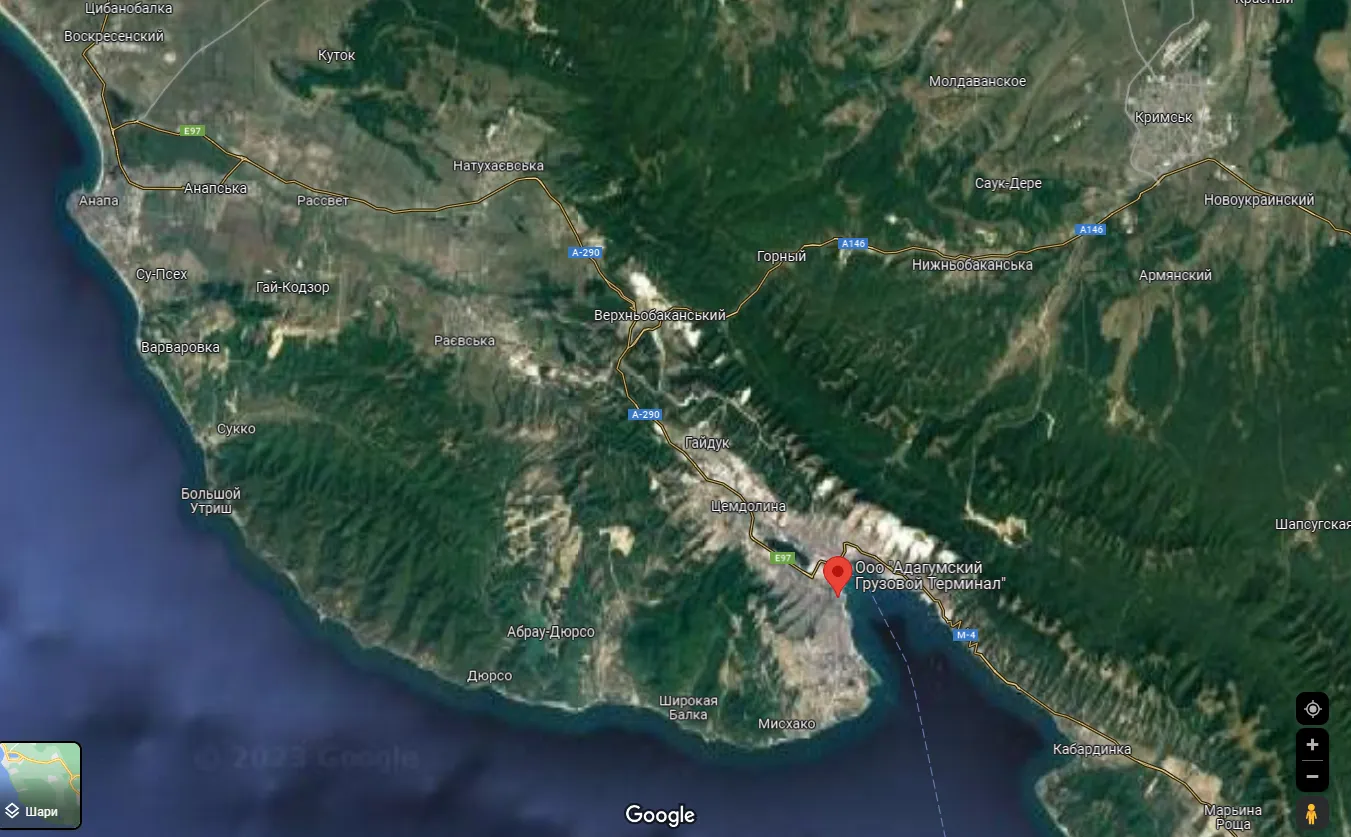 В Новороссийске вспыхнул мощный пожар в грузовом терминале: поднялся чёрный дым. Видео dqxikeidqxiqqeant