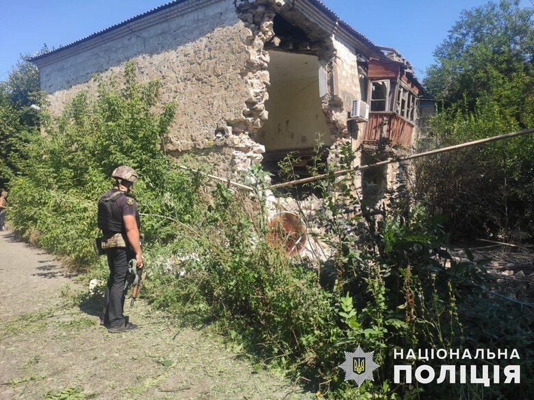 Окупанти завдали ударів по 5 населених пунктах Донеччини, 4 особи зазнали поранень 03