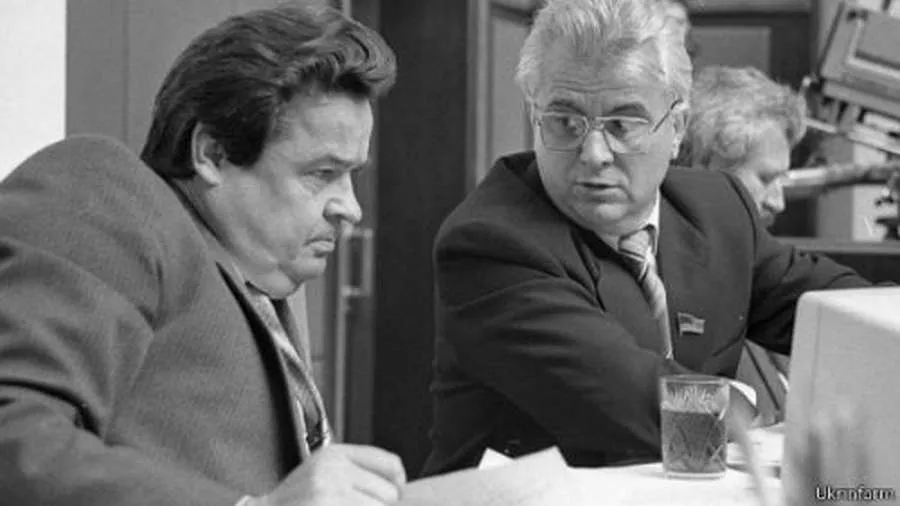 Майбутній спікер ВР Іван Плющ та майбутній президент Леонід Кравчуку президії ВР 24 серпня 1991 року