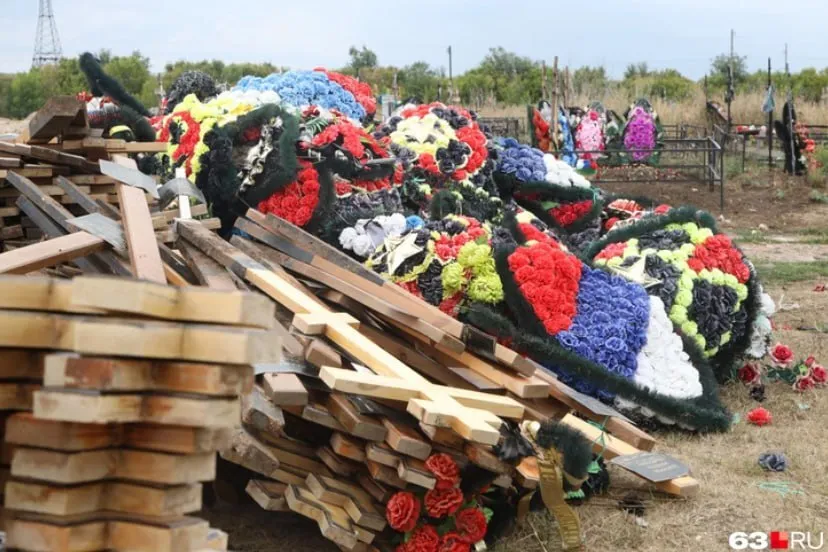 Земля їм бетоном: після смерті Пригожина під Самарою розкурочили цвинтар ПВК