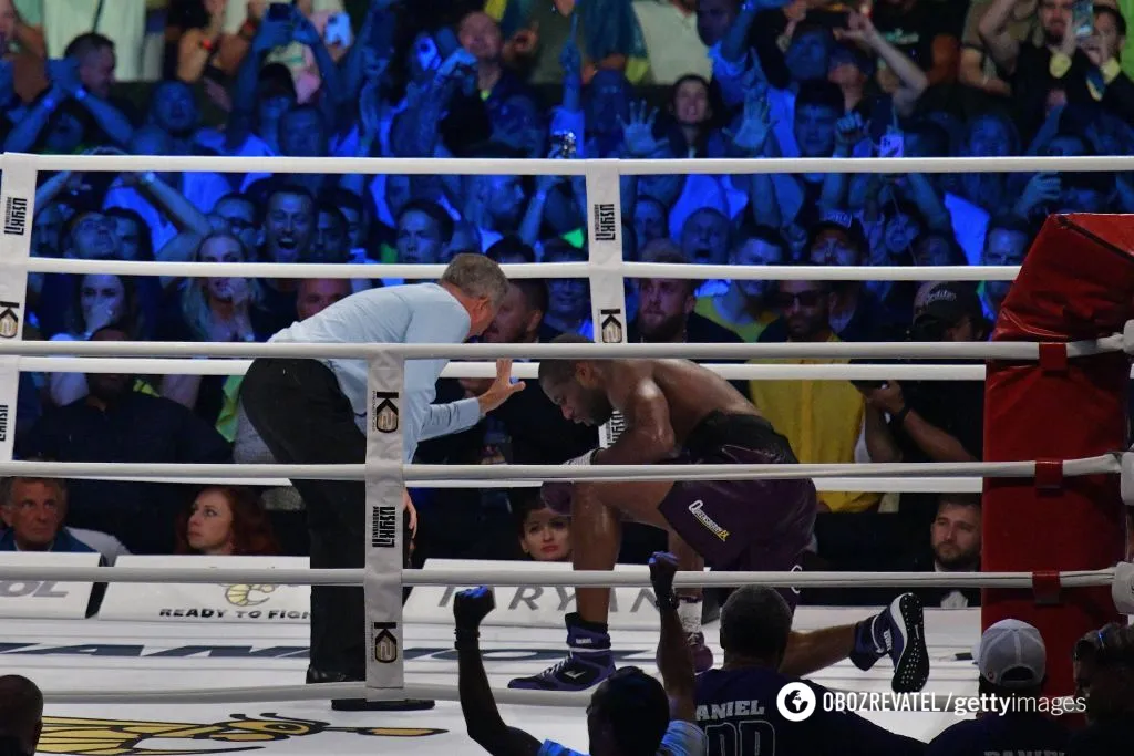 Ломаченко четырьмя словами на русском отреагировал на победу Усика