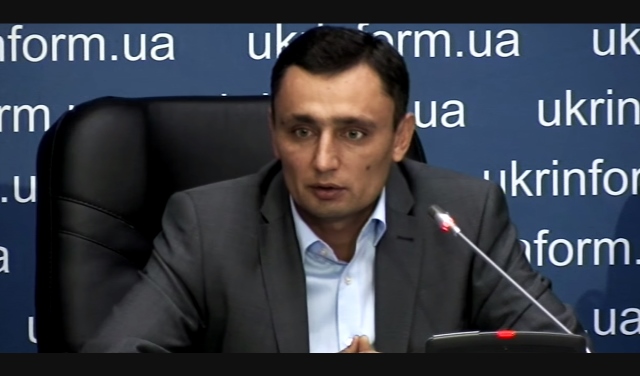 Директор ДП «Укрбурштин» Олег Ярошик на прес-конференції у Києві, 5 серпня. Кадр з відео агентства «Укрінформ»