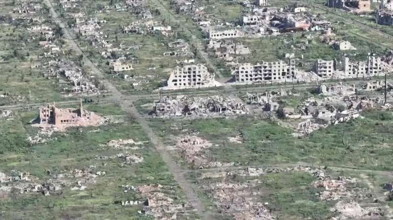 Місто-привид: у мережі показали, на що армія РФ перетворила Мар’їнку dqxikeidqxitkant