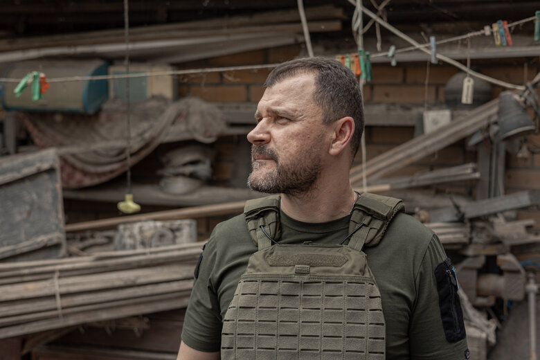 Министр внутренних дел Игорь Клименко: Контрабандисты переключились с сигарет и спирта на опрокидывание через границу людей. Это огромные средства, и риска меньше 06