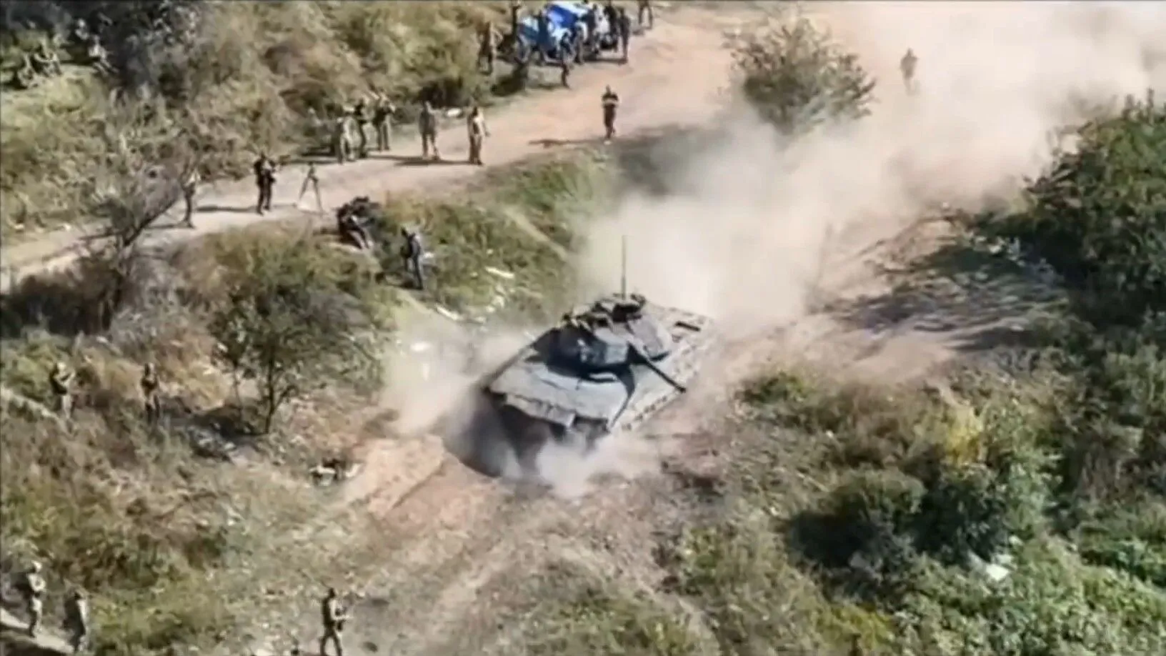 Воїни ЗСУ готуються до штурмів у надскладних умовах: з’явилися кадри із затоплених окопів dqxikeidqxiqqeant