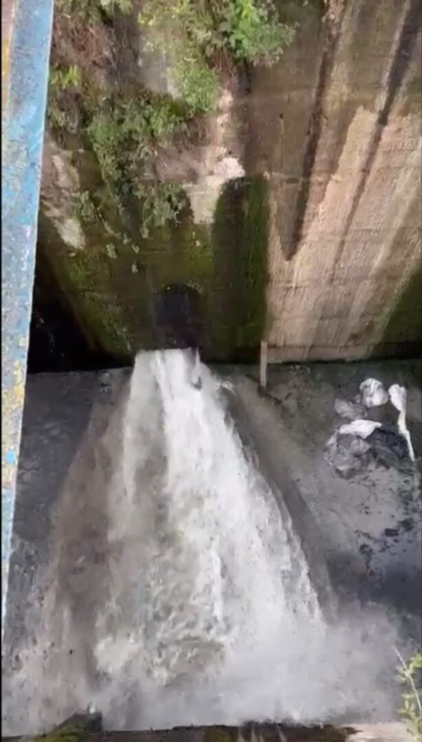 Под Киевом вторые сутки тушат масштабный пожар на торфяниках. Видео