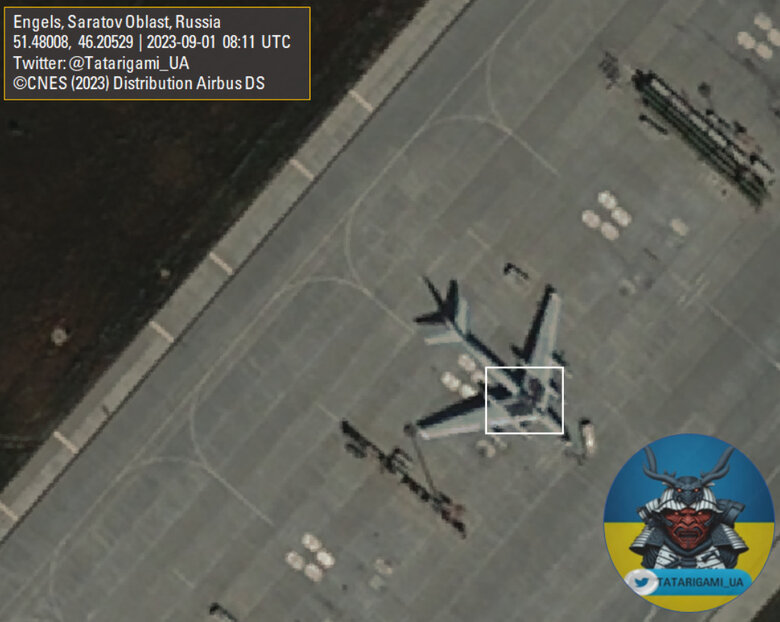 Росіяни намагаються захистити бомбардувальники Ту-95 автомобільними шинами 02