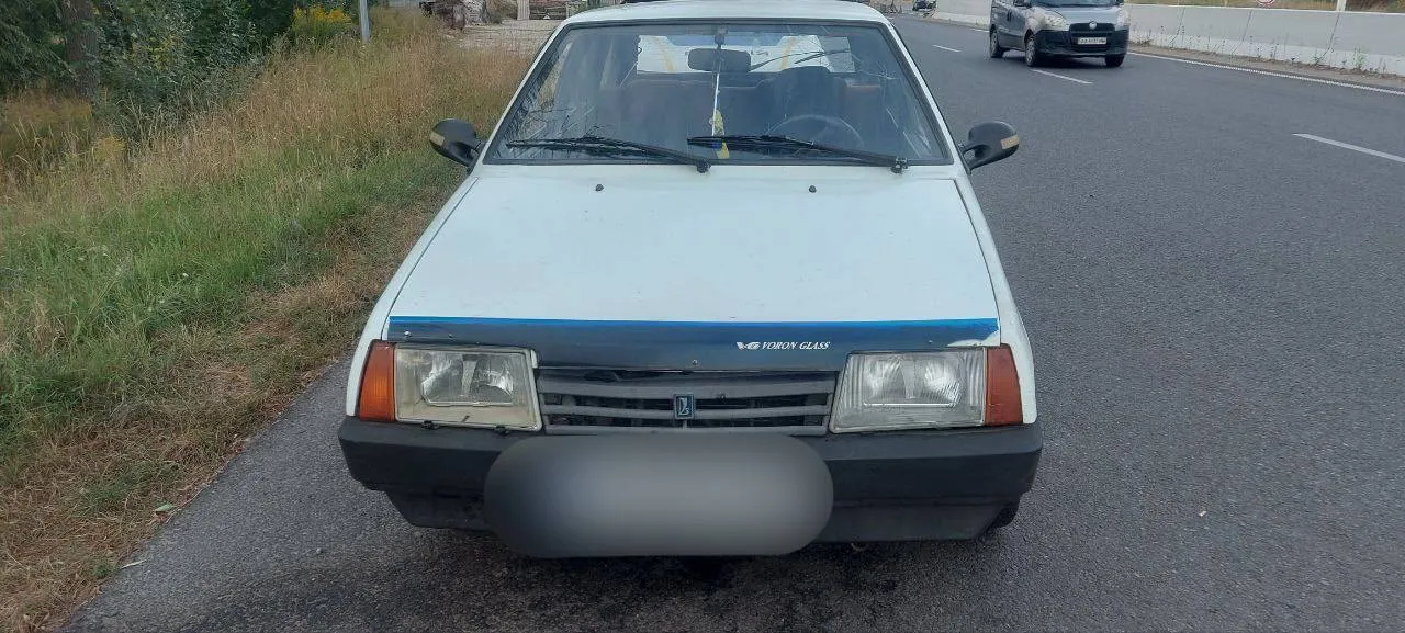 Під Києвом патрульні зупинили водія-порушника ПДР: був під наркотиками та пропонував хабар. Фото dqxikeidqxiqqeant