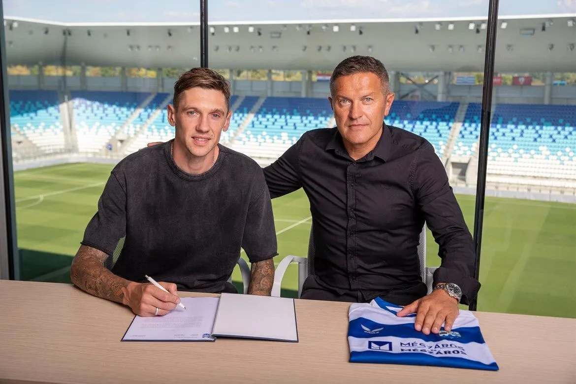 Официально. Легендарный футболист