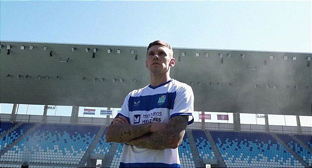 Официально. Легендарный футболист