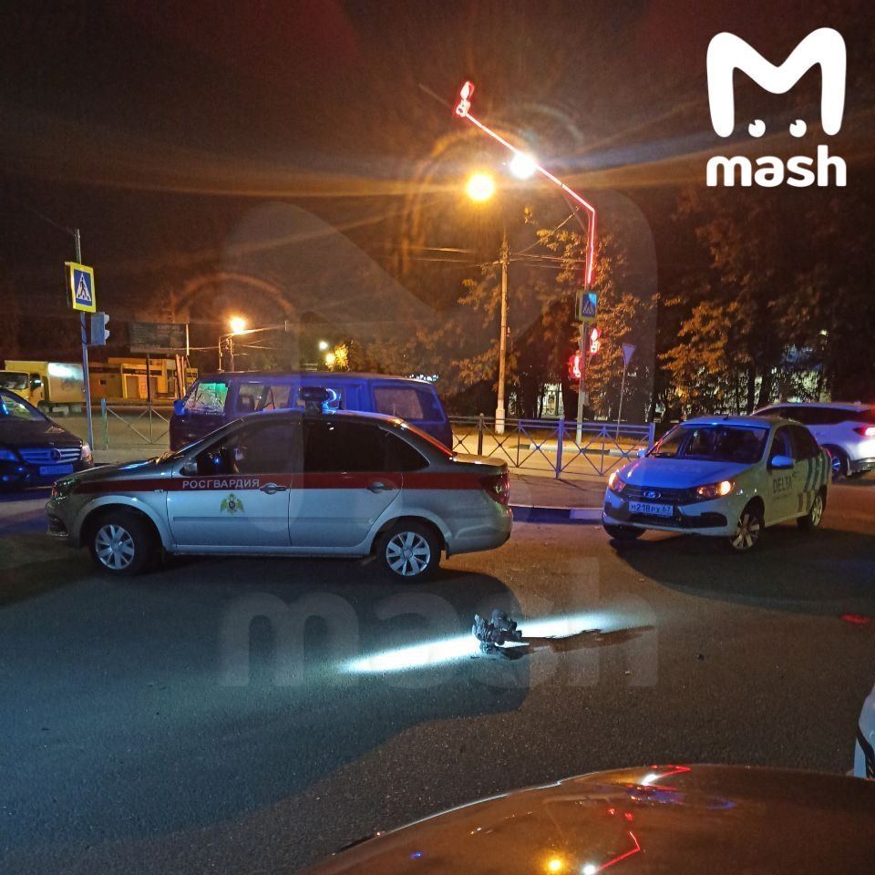 Під Москвою неподалік аеродрому пролунав вибух, у вікнах будинків вибило скло. Фото і відео