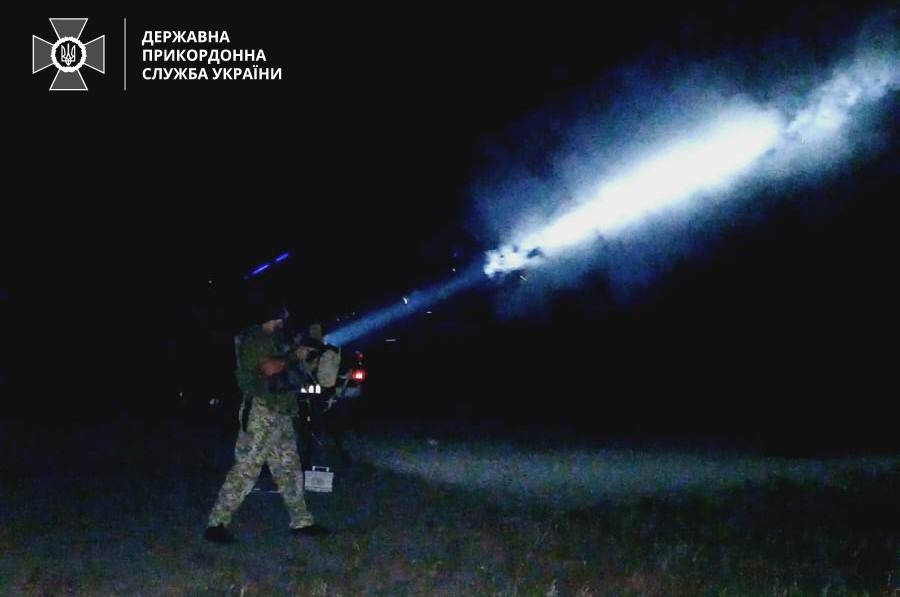 Прикордонники вночі збили п’ять "Шахедів" на півдні (фото) dqxikeidqxiqqeant