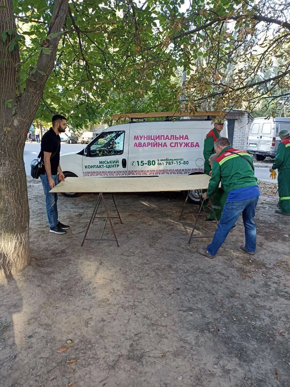 Росія обстріляла Запоріжжя ракетами: пошкоджено об’єкти інфраструктури, вибито вікна у 42 багатоповерхівках. Фото