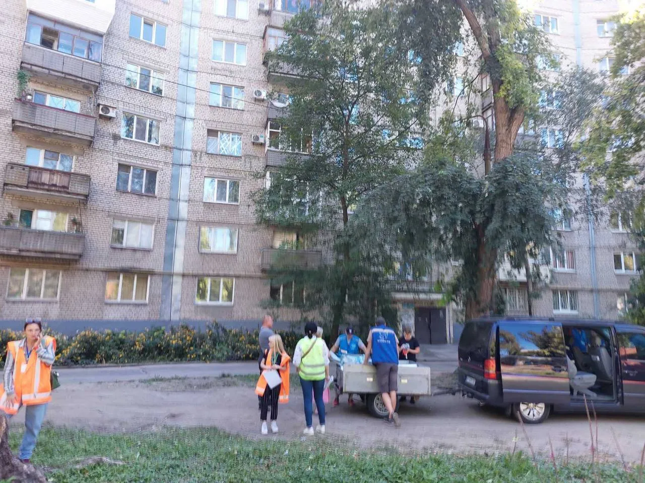 Росія обстріляла Запоріжжя ракетами: пошкоджено об’єкти інфраструктури, вибито вікна у 42 багатоповерхівках. Фото