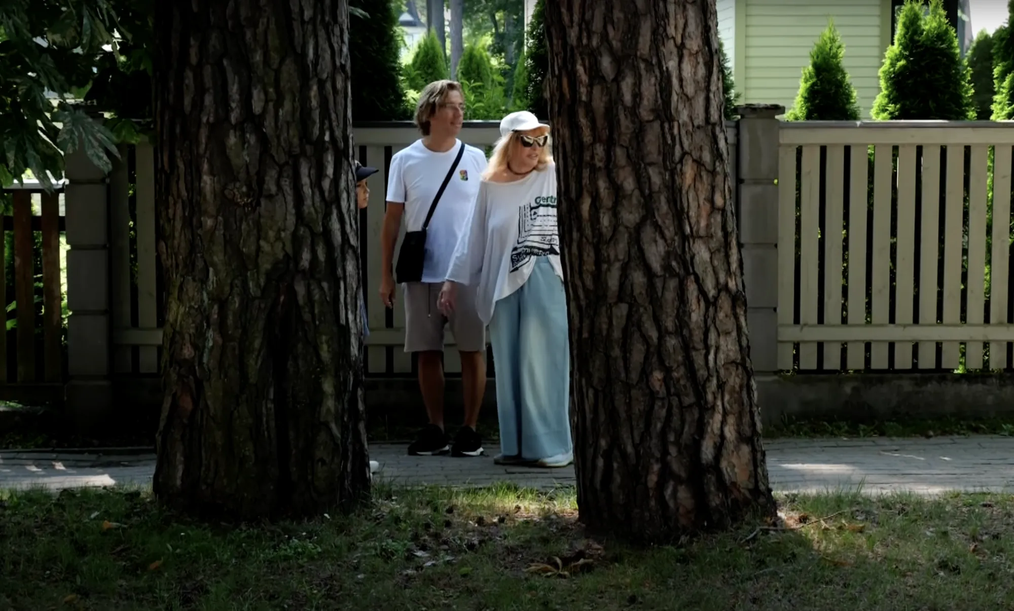 Пугачова і Галкін у Юрмалі втекли від української ведучої Мосейчук: момент потрапив на відео dqxikeidqxiqqeant