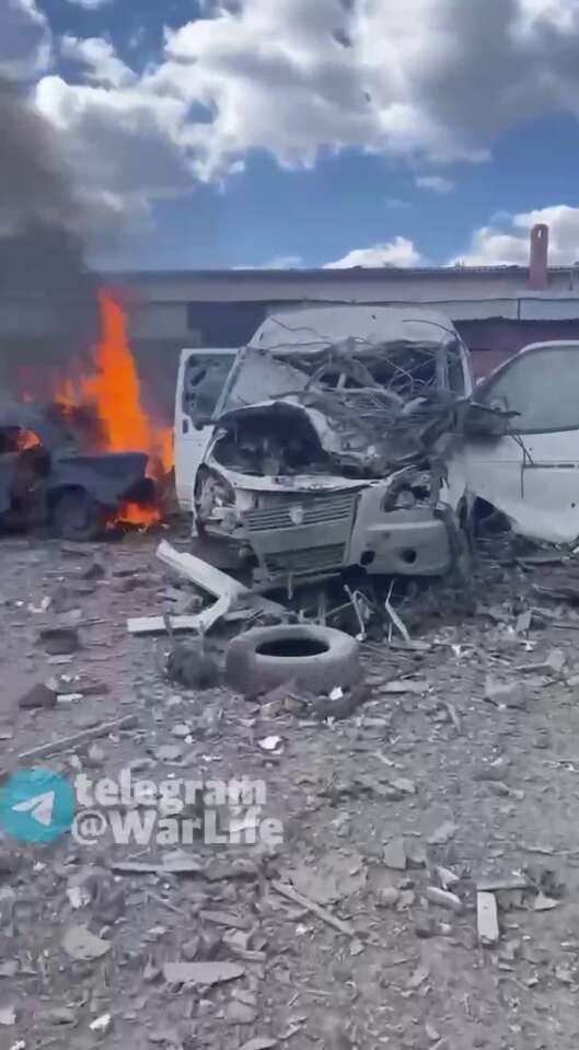 Окупант показав результат прильоту авіабомб JDAM по розташуванню військових РФ у Світлодарську. Відео