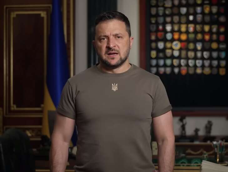 Зеленський став одягатися "розслабленіше"? У мережі звернули увагу на важливий нюанс