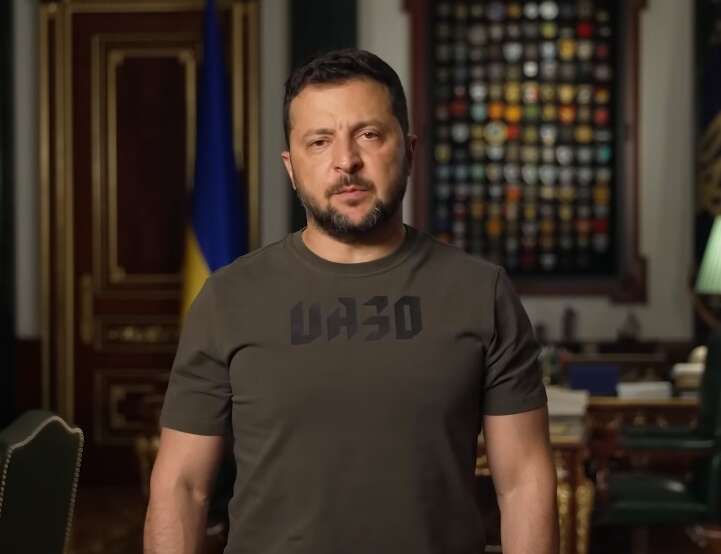 Зеленський став одягатися "розслабленіше"? У мережі звернули увагу на важливий нюанс