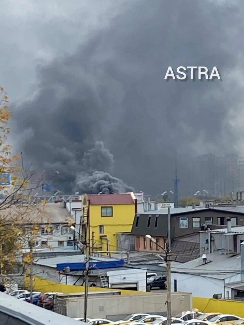 Під Москвою спалахнула потужна пожежа на складах, валить чорний дим. Фото і відео dqxikeidqxitkant