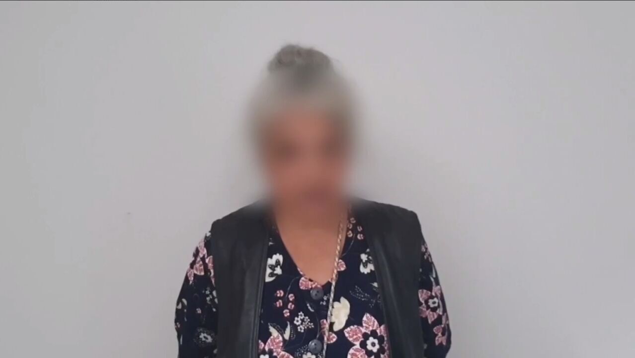 В Киевской области разоблачили двух женщин, которые обокрали могилы погибших Героев: преступление зафиксировала камера. Видео