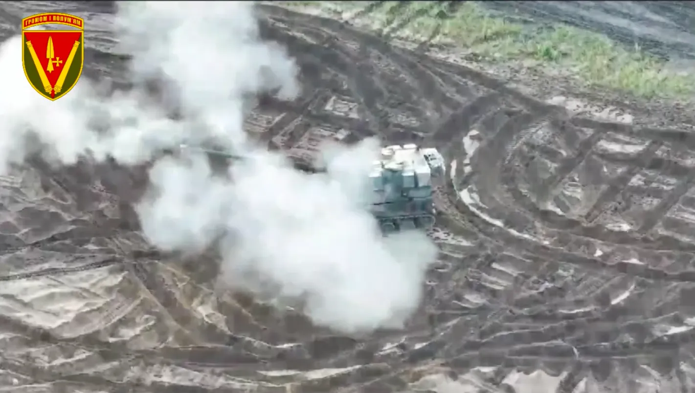 Уничтожают все, что находят: украинские артиллеристы показали эффектные удары по врагу. Видео